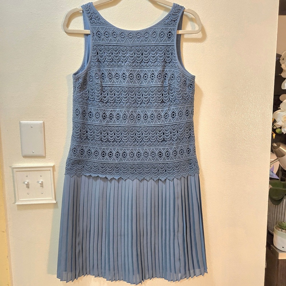 LOFT Dress 8 Sleeveless Blue Crochet Pleated Skirt Mini Zip Back - Picture 2 of 14